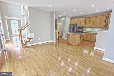 4083 Walnut Cove Cir, Fairfax, VA 22033 - photo 7