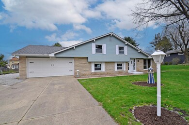 18055 Heatherfield Dr, South Bend, IN 46637 - photo 2