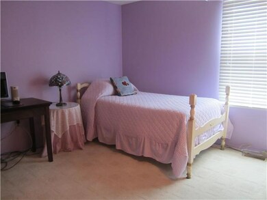 Bedroom Berber carpeted 12 x 10 bedroom w/newer do
