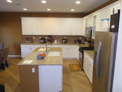 3363 Jaguar Ct, Rosamond, CA 93560 - photo 2