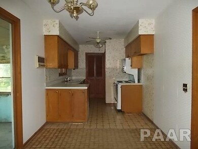 146 Lakeland Dr, Galesburg, IL 61401 - photo 4