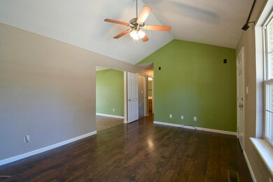 452 Simmons Ln, Mount Washington, KY 40047 - photo 3