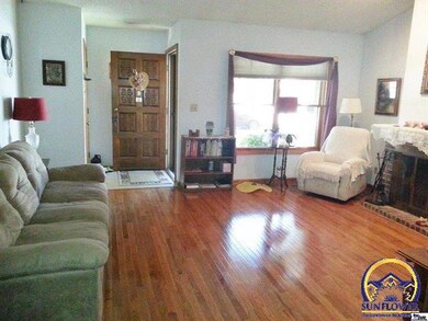 3602 SW Mission Ave, Topeka, KS 66614 - photo 2
