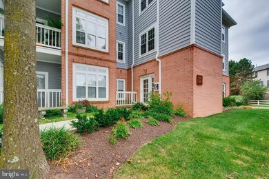 8806 Groffs Mill Dr unit 8806, Owings Mills, MD 21117 - photo 4