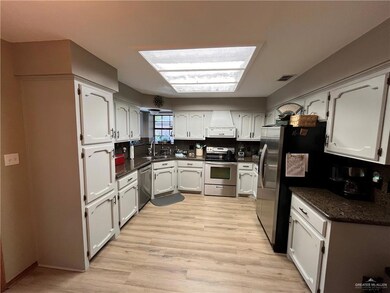 339 Rebecca Dr, Alamo, TX 78516 - photo 2