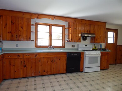 16 Clover St, Exeter, NH 03833 - photo 2