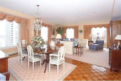 Rowes Wharf Condominiums unit 902, Boston, MA 02110 - photo 4