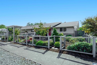 961 E Fir St, Sequim, WA 98382 - photo 4