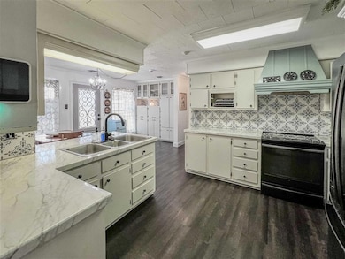 1104 N Monte Blanc Dr, Abbeville, LA 70510 - photo 6