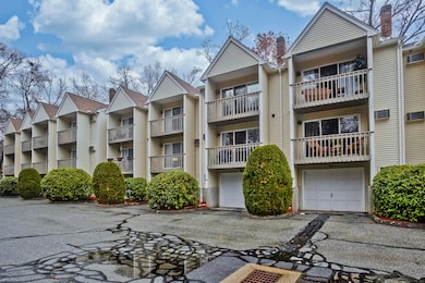 18 Cranberry Hollow unit 18, Enfield, CT 06082 - photo 2