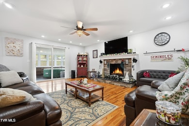 270 Bogey Dr, Abingdon, VA 24211 - photo 2