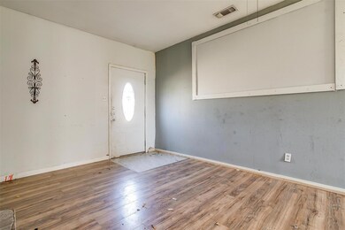 108 Madison St, Cleburne, TX 76033 - photo 6