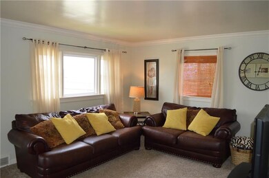 18'x12' Living room with tons of natural light fro