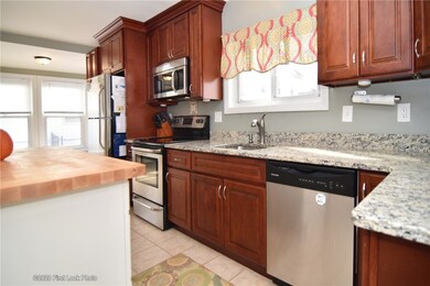 28 Gardner St, Pawtucket, RI 02861 - photo 4