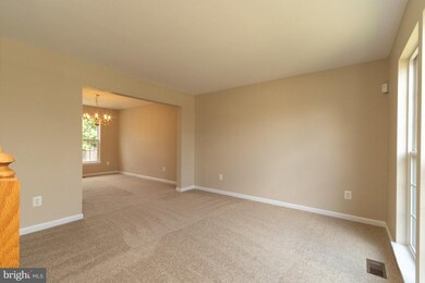 10959 Southcoate Village Dr, Bealeton, VA 22712 - photo 5