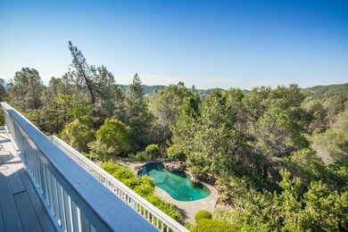 Views and Pool!