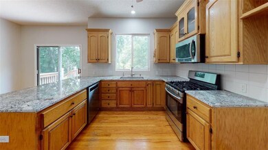 5111 Lakecrest Dr, Shawnee, KS 66218 - photo 4