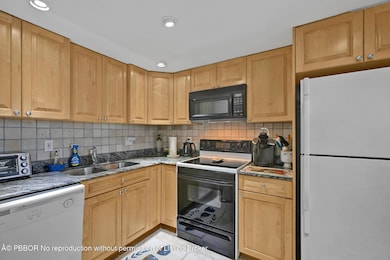 Mayfair House East unit 306, Palm Beach, FL 33480 - photo 6