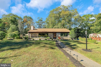 204 Brookthorpe Cir, Broomall, PA 19008 - photo 4