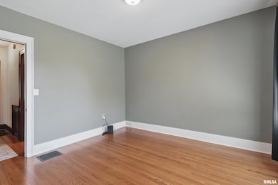 1514 16th St, Moline, IL 61265 - photo 5