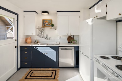 3051 48th Ave SW, Seattle, WA 98116 - photo 7