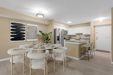 9481 Highland Oak Dr unit 604, Tampa, FL 33647 - photo 5