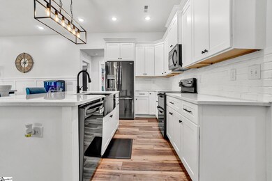 198 Barnett Rd, Campobello, SC 29322 - photo 4