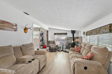 2640 Lourdes Dr W, Jacksonville, FL 32210 - photo 3