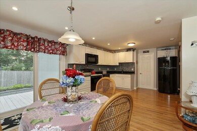 09-Dining Area