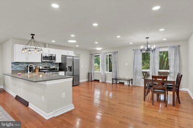 952 E Walnut St, Palmyra, PA 17078 - photo 2