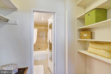 Hyde Park Condominium unit 915, Arlington, VA 22203 - photo 7