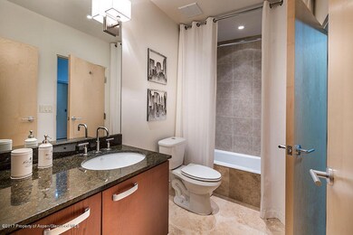 231-Robinson-214-Bathroom2exp2