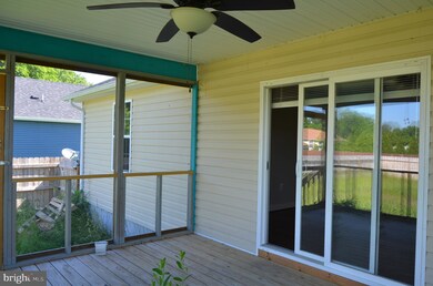 43 W Potomac Dr, Colonial Beach, VA 22443 - photo 6