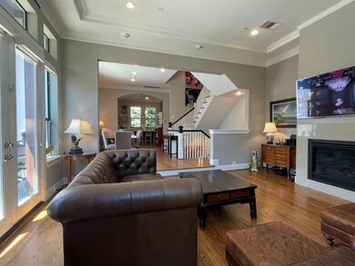 1710 Welch St, Houston, TX 77006 - photo 4