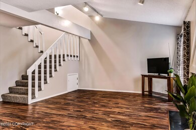 006-5523 E 34th Ave Interior MLS-21