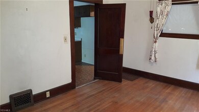 Dining room into kitchen
