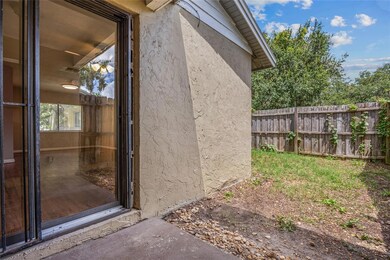 611 SW 3rd St, Gainesville, FL 32601 - photo 6