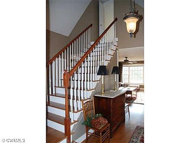 Foyer - 2 story foyer going into Family Room and bonus room upstairs