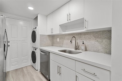 8305 Crespi Blvd unit 2D, Miami Beach, FL 33141 - photo 5