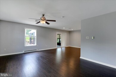 209 Halsey Ave, Reading, PA 19609 - photo 5