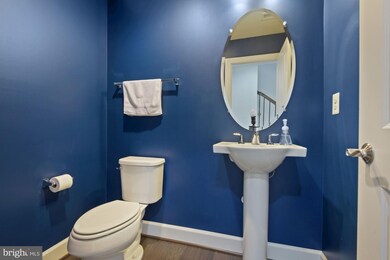 6157 Carey Park Ln, Falls Church, VA 22041 - photo 5