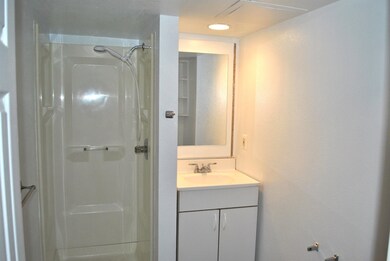 7 Winter St unit 5, Nashua, NH 03064 - photo 3