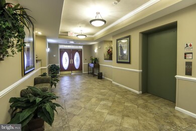 411 Hamlet Club Dr unit 301, Edgewater, MD 21037 - photo 5