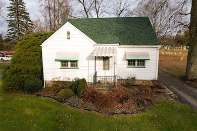 139 N Franklin St, Prospect, PA 16052 - photo 3