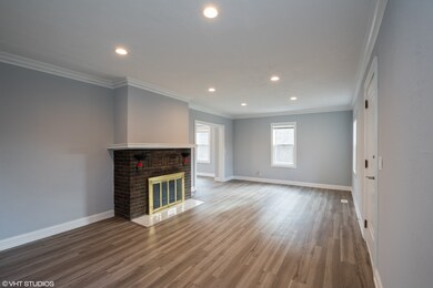 619 N Elmwood Ave, Waukegan, IL 60085 - photo 3