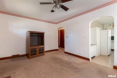 2137 W Locust St, Davenport, IA 52804 - photo 7