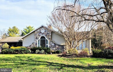 1006 Hillview Ln, Hershey, PA 17033 - photo 2