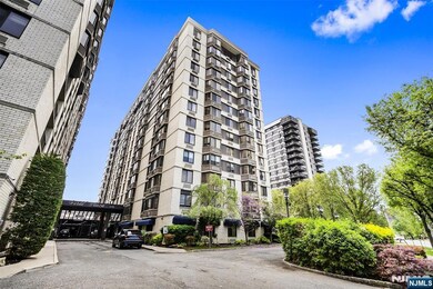 World Plaza North unit 3C, Hackensack, NJ 07601 - photo 2