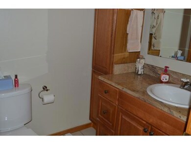 111 Coburn Ave unit 122, Nashua, NH 03063 - photo 7