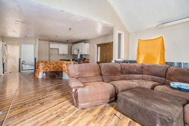 236 Sorin living space 2nd photo